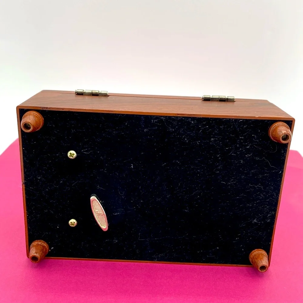 Woodgrain Religious Music Box With Faith You Will Never Walk Alone”